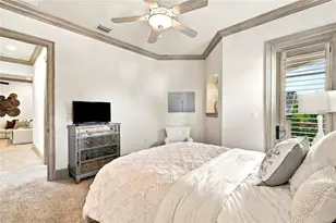 200 Brightwaters Blvd NE, Saint Petersburg, FL 33704 - Photo 56