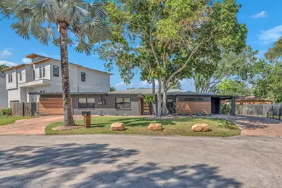 3003 W Meadow Street, Tampa, FL 33611 - Photo 1