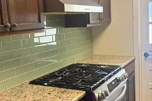 911 Washington Ave, Largo, FL 33770 - Photo 10