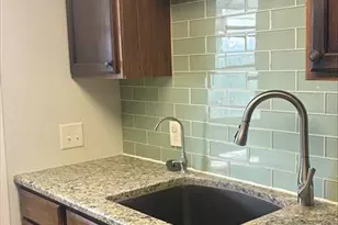 911 Washington Ave, Largo, FL 33770 - Photo 8