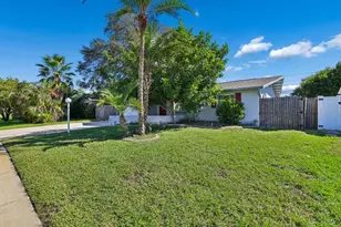 9371 110th St, Seminole, FL 33772 - Photo 2