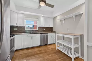 1120 N Shore Dr NE, Saint Petersburg, FL 33701 - Photo 6