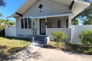 1060 18th Ave S, Saint Petersburg, FL 33705 - Photo 1