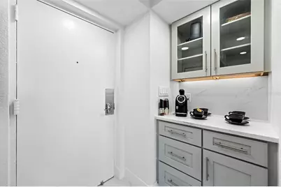 4900 Brittany Drive S #405, Saint Petersburg, FL 33715 - Photo 8