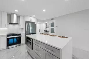 4900 Brittany Dr S, Saint Petersburg, FL 33715 - Photo 10