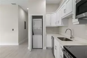 6966 E Belltree Ct, Tampa, FL 33619 - Photo 10
