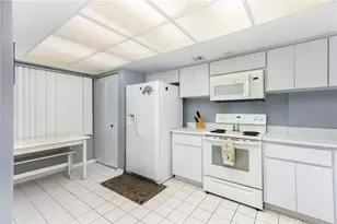 650 Island Way, Clearwater, FL 33767 - Photo 12