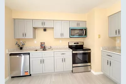 615 2nd Avenue NE #A, Largo, FL 33770 - Photo 6