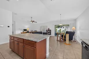 9244 Freedom Hill Dr, Seffner, FL 33584 - Photo 12