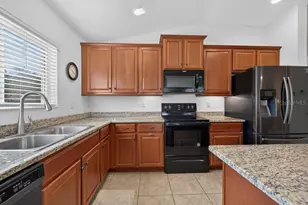 9244 Freedom Hill Dr, Seffner, FL 33584 - Photo 6