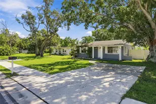 4586 42nd Ave N, Saint Petersburg, FL 33714 - Photo 2