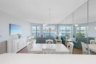 8021 Sailboat Key Blvd S, Saint Petersburg, FL 33707 - Photo 18