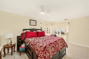 8747 Glen Lakes Blvd N, Saint Petersburg, FL 33702 - Photo 20