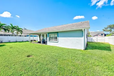 8747 Glen Lakes Boulevard N, Saint Petersburg, FL 33702 - Photo 38