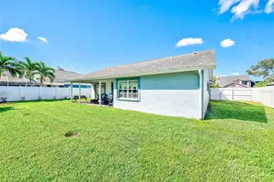 8747 Glen Lakes Blvd N, Saint Petersburg, FL 33702 - Photo 38
