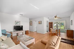 1906 Canterbury Ln, Sun City Center, FL 33573 - Photo 6