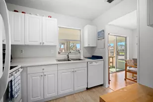 1906 Canterbury Ln, Sun City Center, FL 33573 - Photo 12