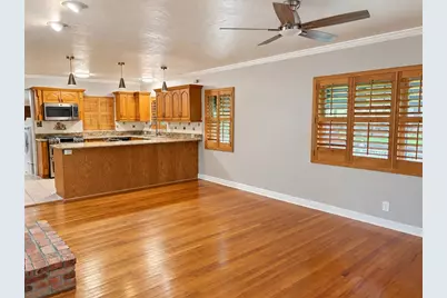 1146 30th Avenue N, Saint Petersburg, FL 33704 - Photo 4
