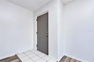 1131 84th Ave N, Saint Petersburg, FL 33702 - Photo 6