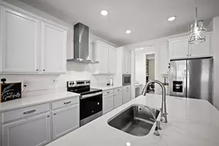 82 Hillshire Pl, Spring Hill, FL 34609 - Photo 4