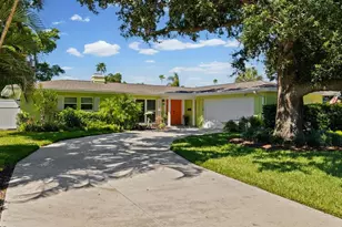 1316 Golf View Dr, Belleair, FL 33756 - Photo 32