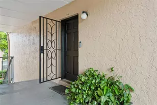 4718 Christa Ct, Tampa, FL 33614 - Photo 4