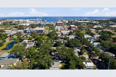 1208 5th Street S, Saint Petersburg, FL 33701 - Photo 2