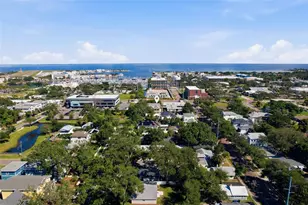 1208 5th St S, Saint Petersburg, FL 33701 - Photo 2