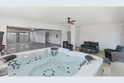 1208 5th Street S, Saint Petersburg, FL 33701 - Photo 36