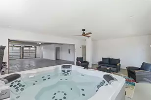 1208 5th St S, Saint Petersburg, FL 33701 - Photo 36