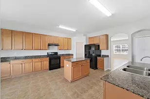 8427 Carriage Pointe Dr, Gibsonton, FL 33534 - Photo 12