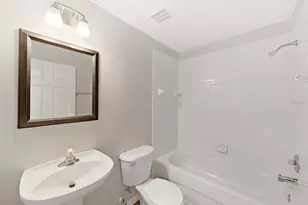 8427 Carriage Pointe Dr, Gibsonton, FL 33534 - Photo 22