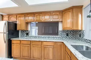 12724 N 57th St, Tampa, FL 33617 - Photo 8