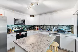 2227 19th St S, Saint Petersburg, FL 33712 - Photo 28