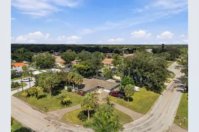 5105 W Country Club Drive, Sarasota, FL 34243 - Photo 56