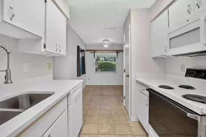 1940 Grand Cypress Lane, Sun City Center, FL 33573 - Photo 20