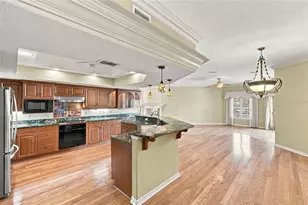 9227 Captiva Cir, Saint Pete Beach, FL 33706 - Photo 6