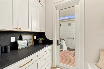 808 39th Avenue NE, Saint Petersburg, FL 33703 - Photo 30