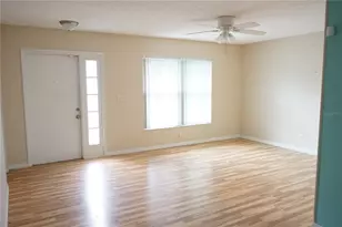 703 Huxley Pl, Sun City Center, FL 33573 - Photo 4