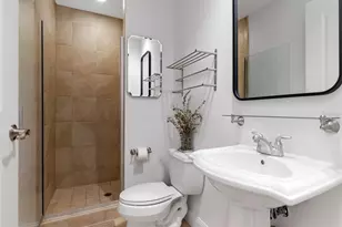 450 Knights Run Ave, Tampa, FL 33602 - Photo 18