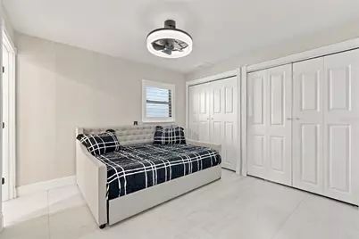 556 Johns Pass Avenue, Madeira Beach, FL 33708 - Photo 30