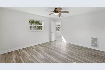 1460 69th Place S, Saint Petersburg, FL 33705 - Photo 26