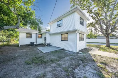 6295 3rd Avenue S, Saint Petersburg, FL 33707 - Photo 2