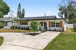 9025 3rd St N, Saint Petersburg, FL 33702 - Photo 2