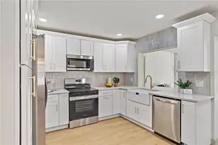 9025 3rd St N, Saint Petersburg, FL 33702 - Photo 8