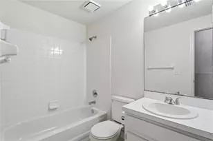 16867 Le Clare Shores Dr, Tampa, FL 33624 - Photo 30