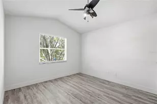 16867 Le Clare Shores Dr, Tampa, FL 33624 - Photo 32