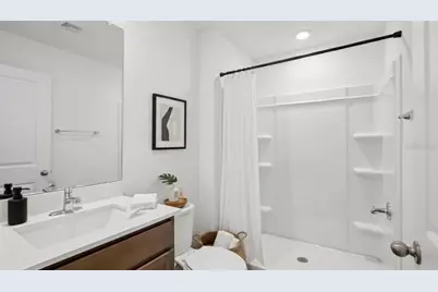 4724 Silver Current Avenue, Tampa, FL 33619 - Photo 10