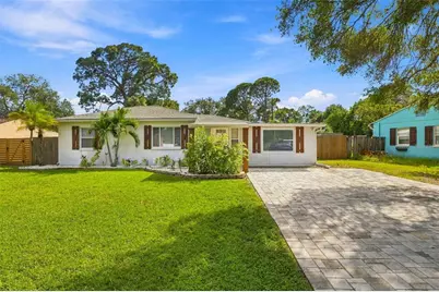 1548 Canterbury Road N, Saint Petersburg, FL 33710 - Photo 2