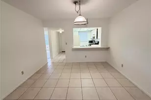 8151 Heatherwood Dr, Seminole, FL 33777 - Photo 10
